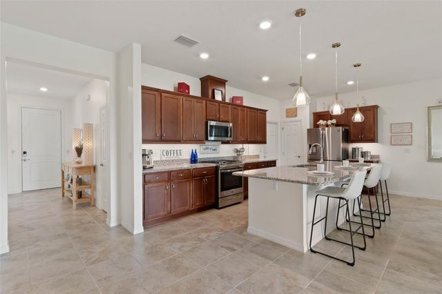 125 SILVER MAPLE ROAD, Groveland, FL 34736