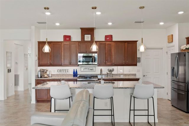 125 SILVER MAPLE ROAD, Groveland, FL 34736