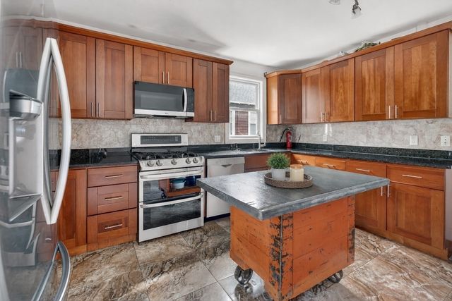 18 Vincent Ave 18, Belmont, MA 02478