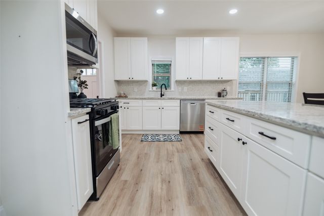 305 Ball Street, Tom Bean, TX 75491