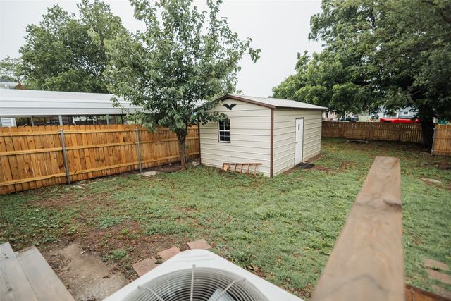 305 Ball Street, Tom Bean, TX 75491