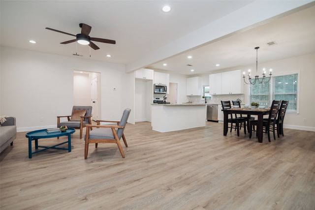 305 Ball Street, Tom Bean, TX 75491