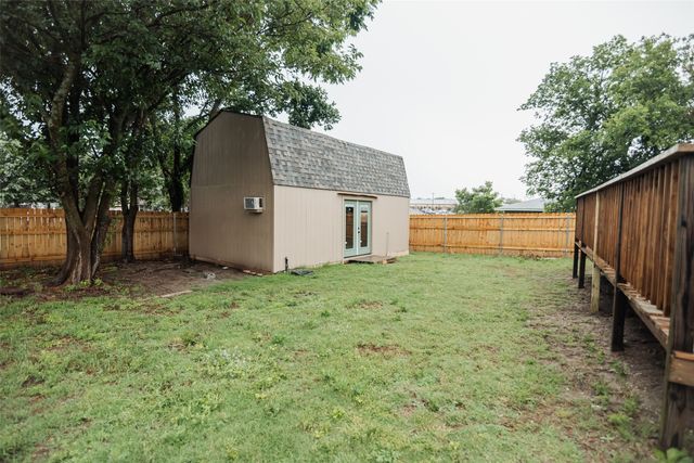305 Ball Street, Tom Bean, TX 75491