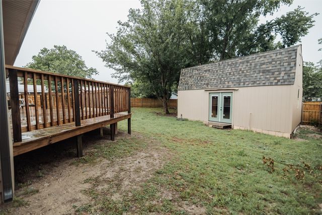 305 Ball Street, Tom Bean, TX 75491