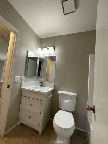 326 W 9th Street B, Upland, CA 91786