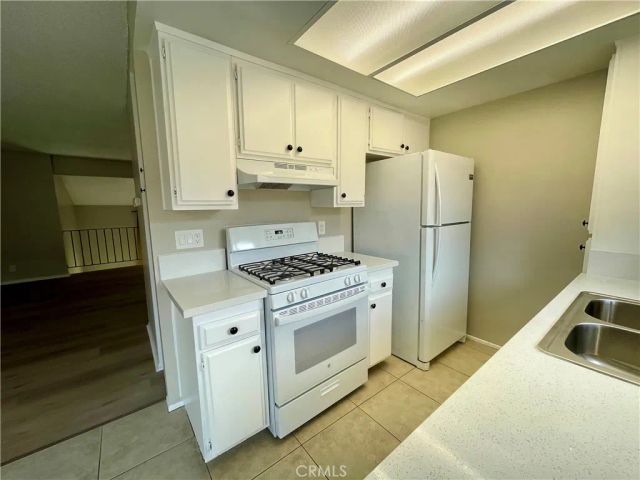 326 W 9th Street B, Upland, CA 91786