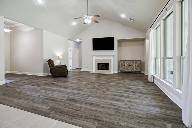 17617 Hoods Ridge Dr, Prairieville, LA 70769