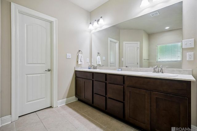 17617 Hoods Ridge Dr, Prairieville, LA 70769