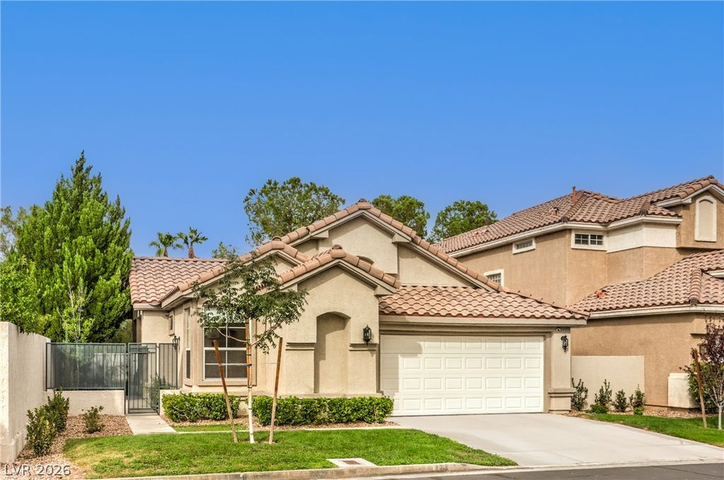 9360 Pitching Wedge Drive, Las Vegas, NV 89134 — photo 2