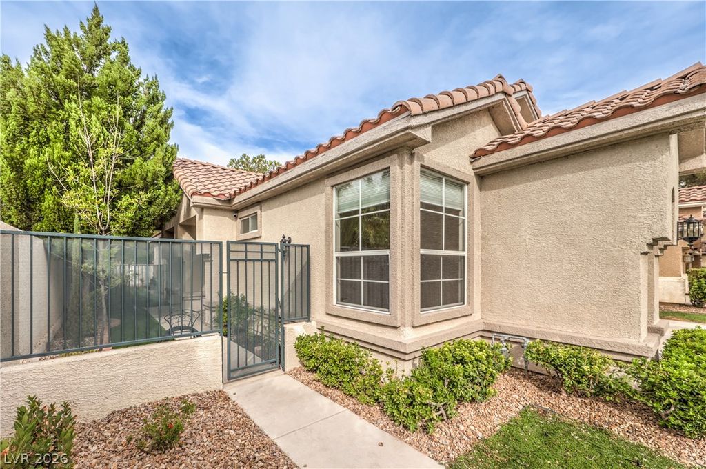9360 Pitching Wedge Drive, Las Vegas, NV 89134 — photo 3