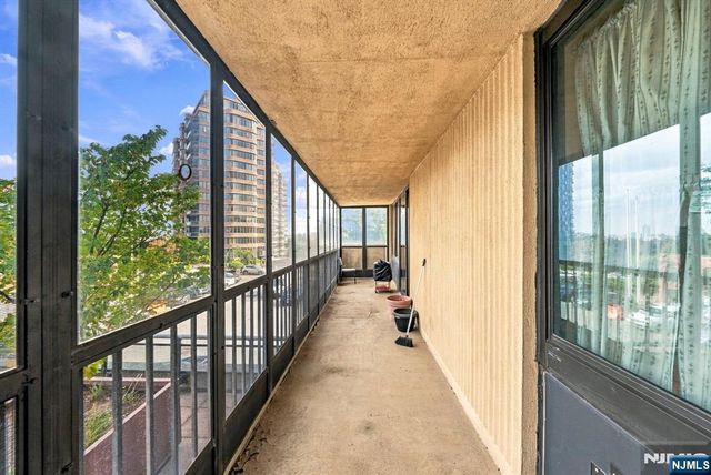 200 Winston Drive L14, Cliffside Park, NJ 07010