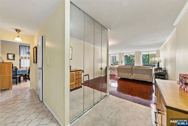 200 Winston Drive L14, Cliffside Park, NJ 07010