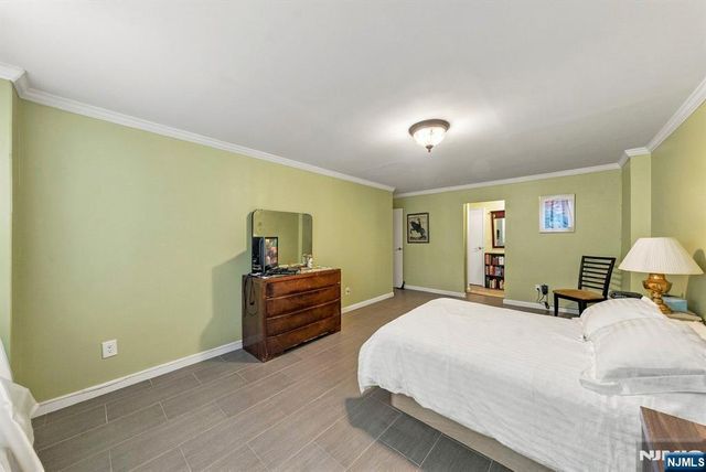 200 Winston Drive L14, Cliffside Park, NJ 07010