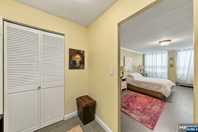200 Winston Drive L14, Cliffside Park, NJ 07010