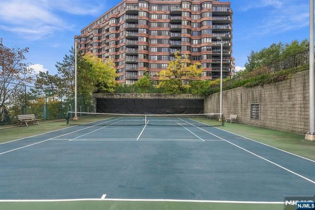 200 Winston Drive L14, Cliffside Park, NJ 07010