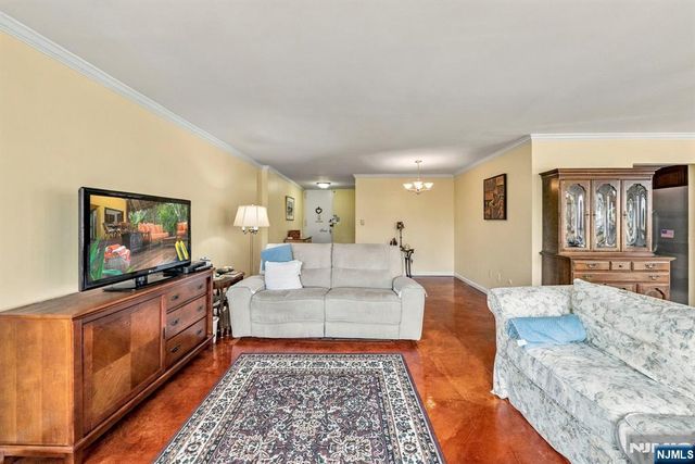 200 Winston Drive L14, Cliffside Park, NJ 07010