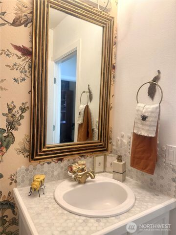 6214 Perry Avenue SE, Auburn, WA 98092