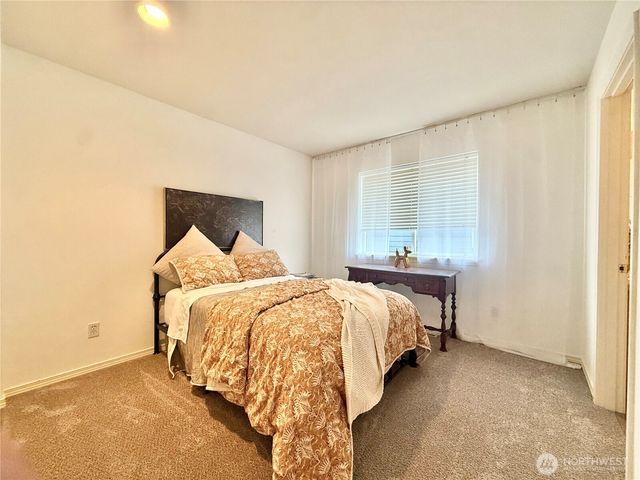 6214 Perry Avenue SE, Auburn, WA 98092