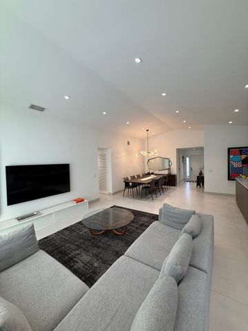 3380 SW 50th Street, Hollywood, FL 33312