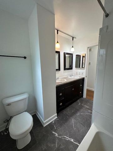 34242 S Aztec Drive, Westland, MI 48185
