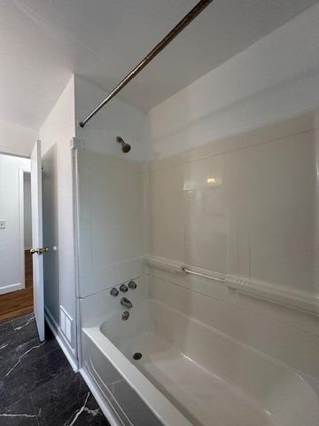 34242 S Aztec Drive, Westland, MI 48185