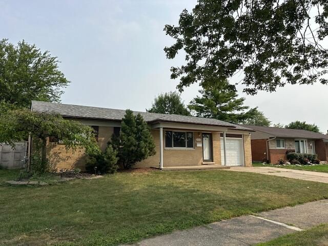 34242 S Aztec Drive, Westland, MI 48185