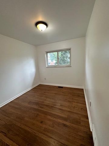 34242 S Aztec Drive, Westland, MI 48185