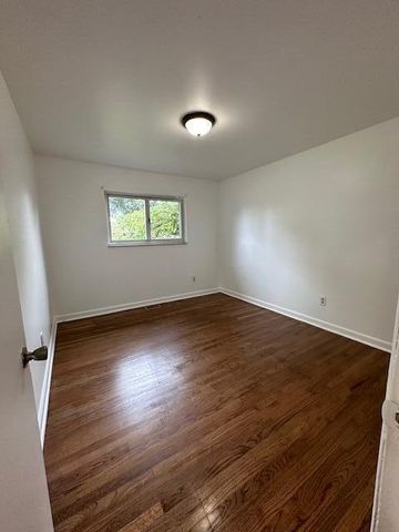34242 S Aztec Drive, Westland, MI 48185