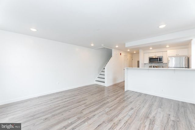 541 E GIRARD AVE, Philadelphia, PA 19125