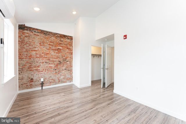 541 E GIRARD AVE, Philadelphia, PA 19125