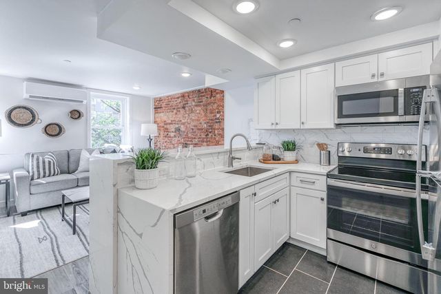 541 E GIRARD AVE, Philadelphia, PA 19125