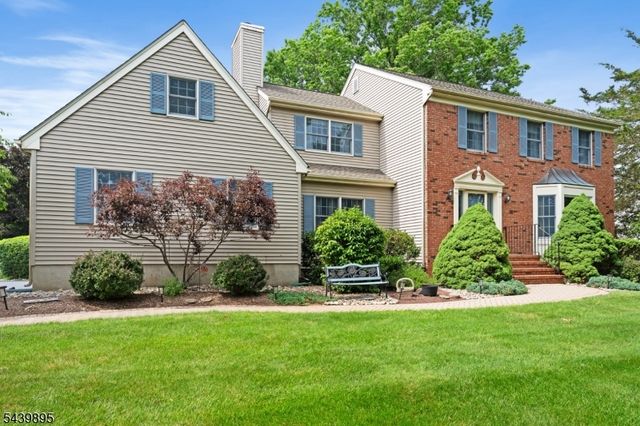 16 McIntire Dr, Hillsborough Twp., NJ 08844