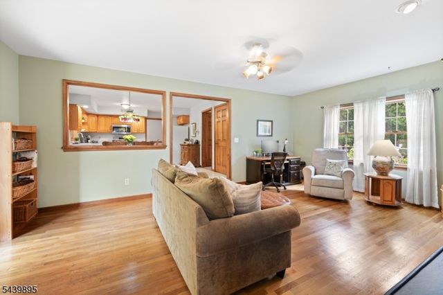 16 McIntire Dr, Hillsborough Twp., NJ 08844