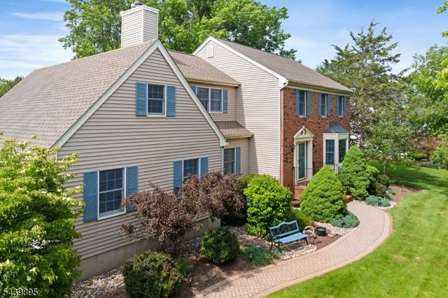 16 McIntire Dr, Hillsborough Twp., NJ 08844