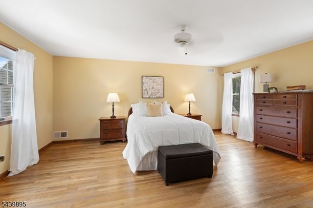 16 McIntire Dr, Hillsborough Twp., NJ 08844