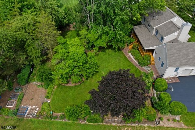 16 McIntire Dr, Hillsborough Twp., NJ 08844