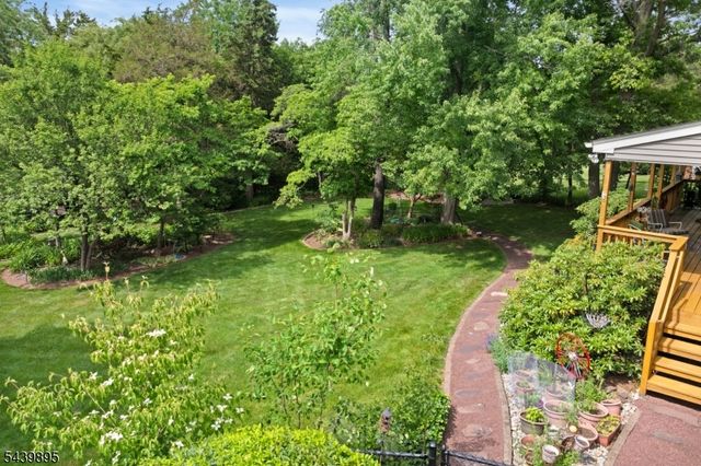 16 McIntire Dr, Hillsborough Twp., NJ 08844