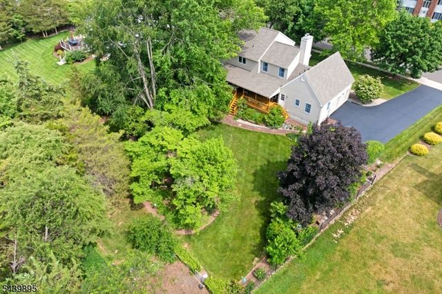 16 McIntire Dr, Hillsborough Twp., NJ 08844
