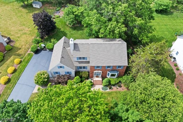 16 McIntire Dr, Hillsborough Twp., NJ 08844