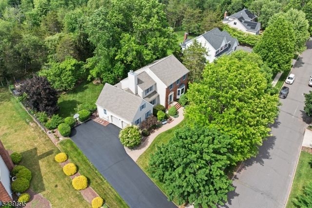 16 McIntire Dr, Hillsborough Twp., NJ 08844