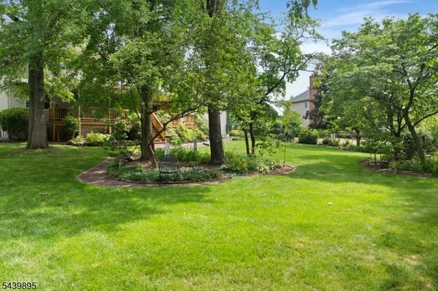 16 McIntire Dr, Hillsborough Twp., NJ 08844