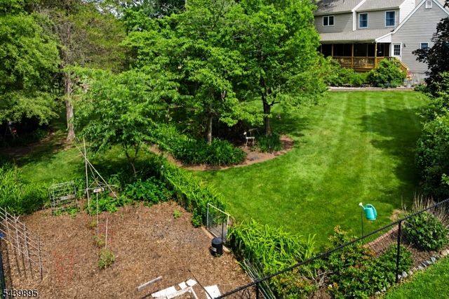16 McIntire Dr, Hillsborough Twp., NJ 08844
