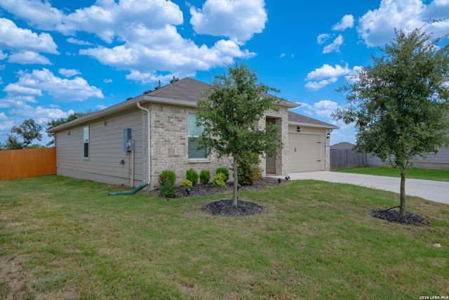 936 GERARDIA CT, Seguin, TX 78155