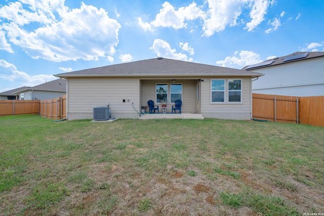 936 GERARDIA CT, Seguin, TX 78155