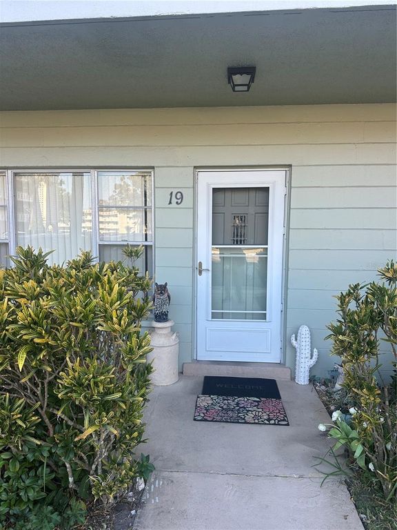 2401 ECUADORIAN WAY 19, Clearwater, FL 33763