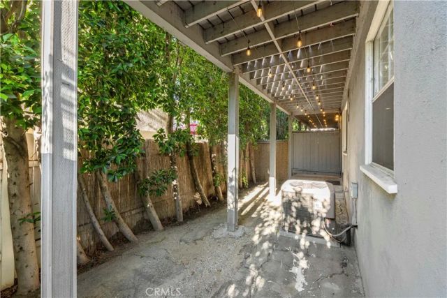 13573 Moorpark Street, Sherman Oaks, CA 91423