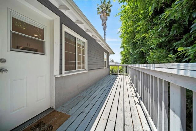 13573 Moorpark Street, Sherman Oaks, CA 91423