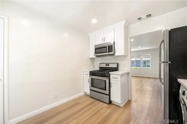 13573 Moorpark Street, Sherman Oaks, CA 91423