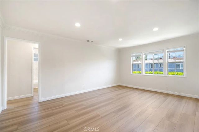 13573 Moorpark Street, Sherman Oaks, CA 91423