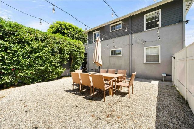 13573 Moorpark Street, Sherman Oaks, CA 91423